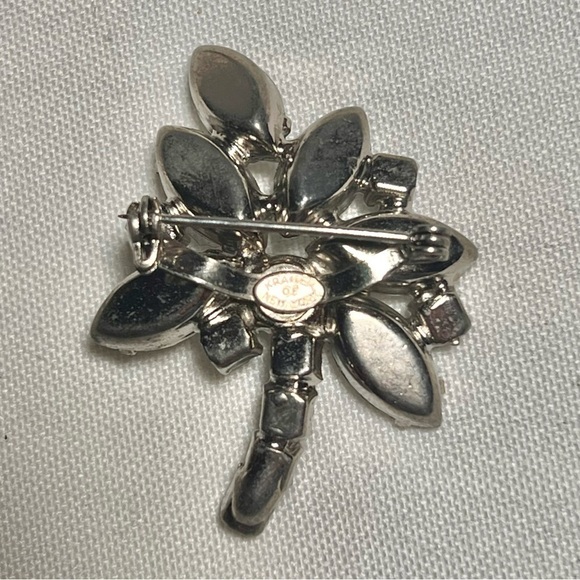 Rhinestone Brooch Kramer of New York VTG Signed Lapel Pin Floral Leaf EUC - Picture 5 of 7